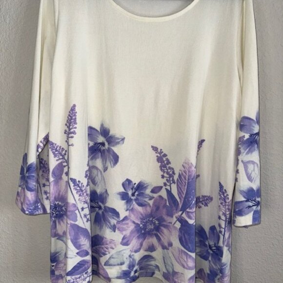 Susan Graver Regular Printed Light Sweater Knit A-Line Tunic lavender floral‎ - Picture 4 of 4